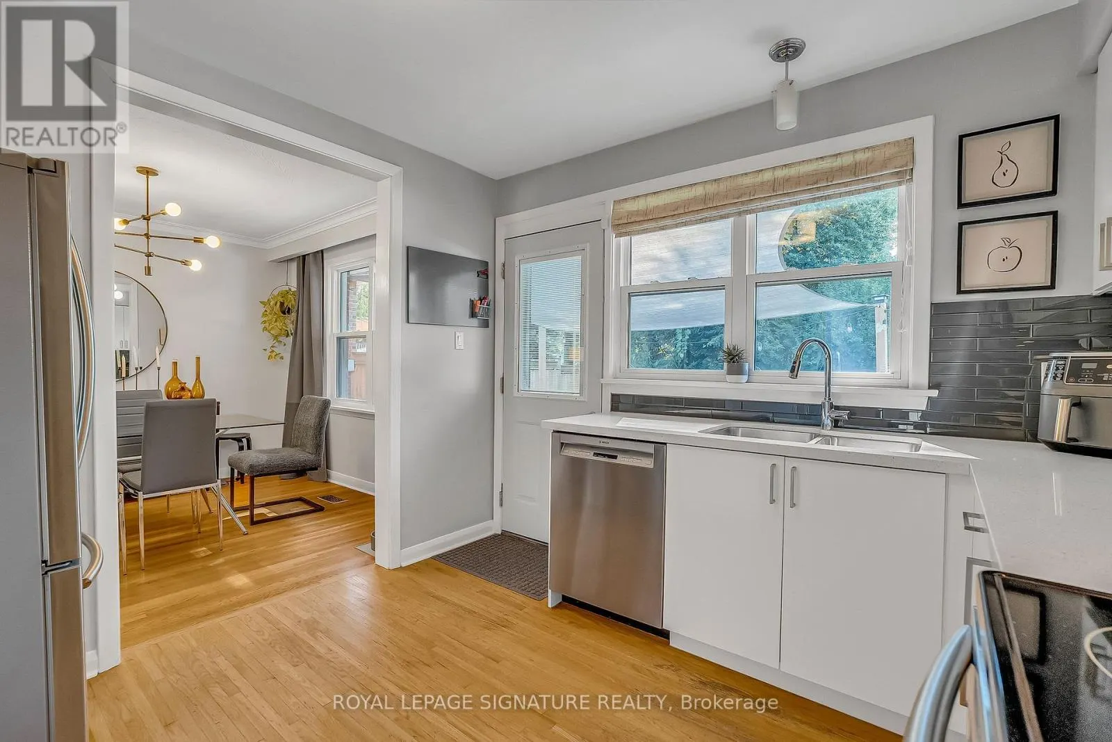 19 CARONPORT CRESCENT