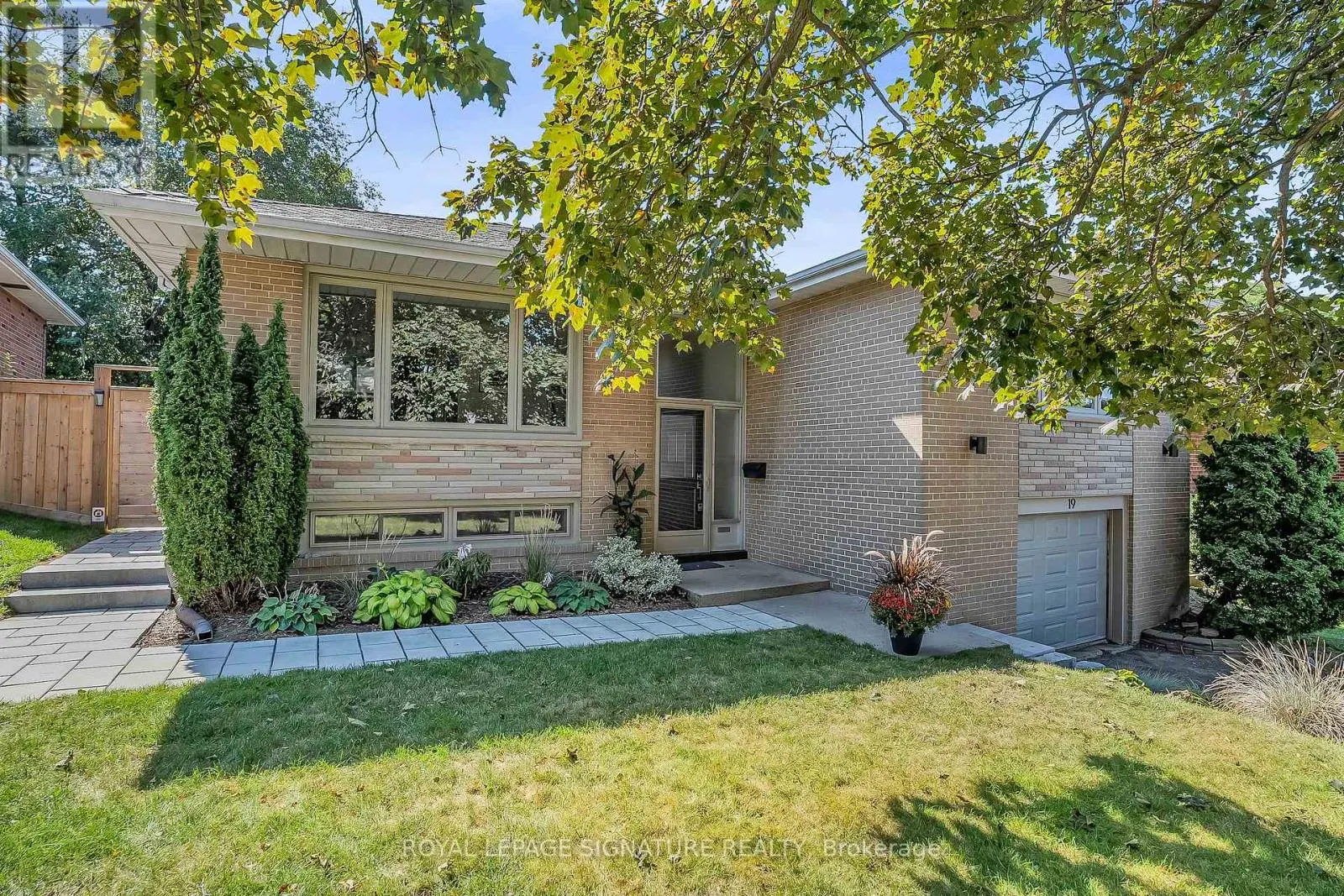 19 CARONPORT CRESCENT
