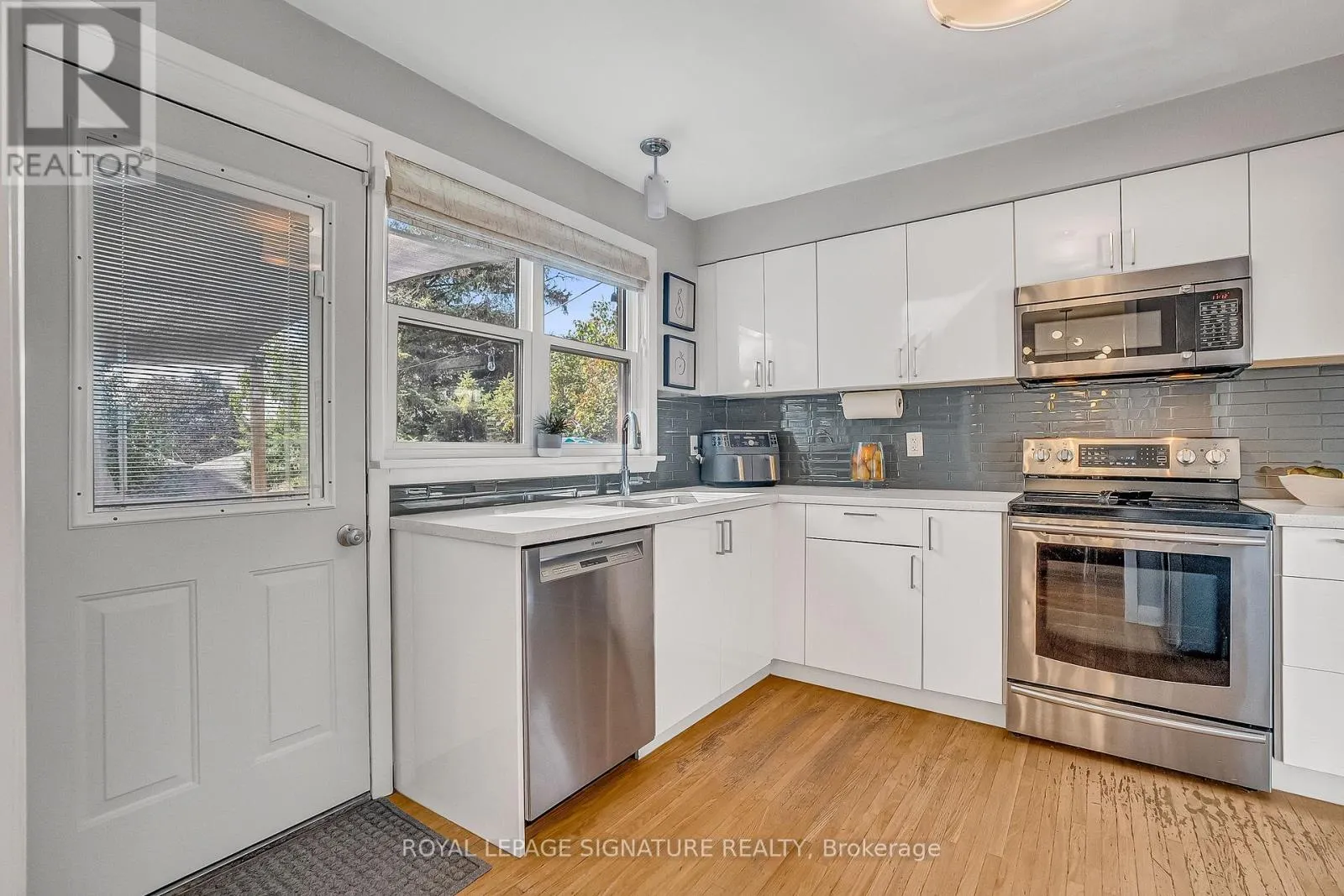 19 CARONPORT CRESCENT