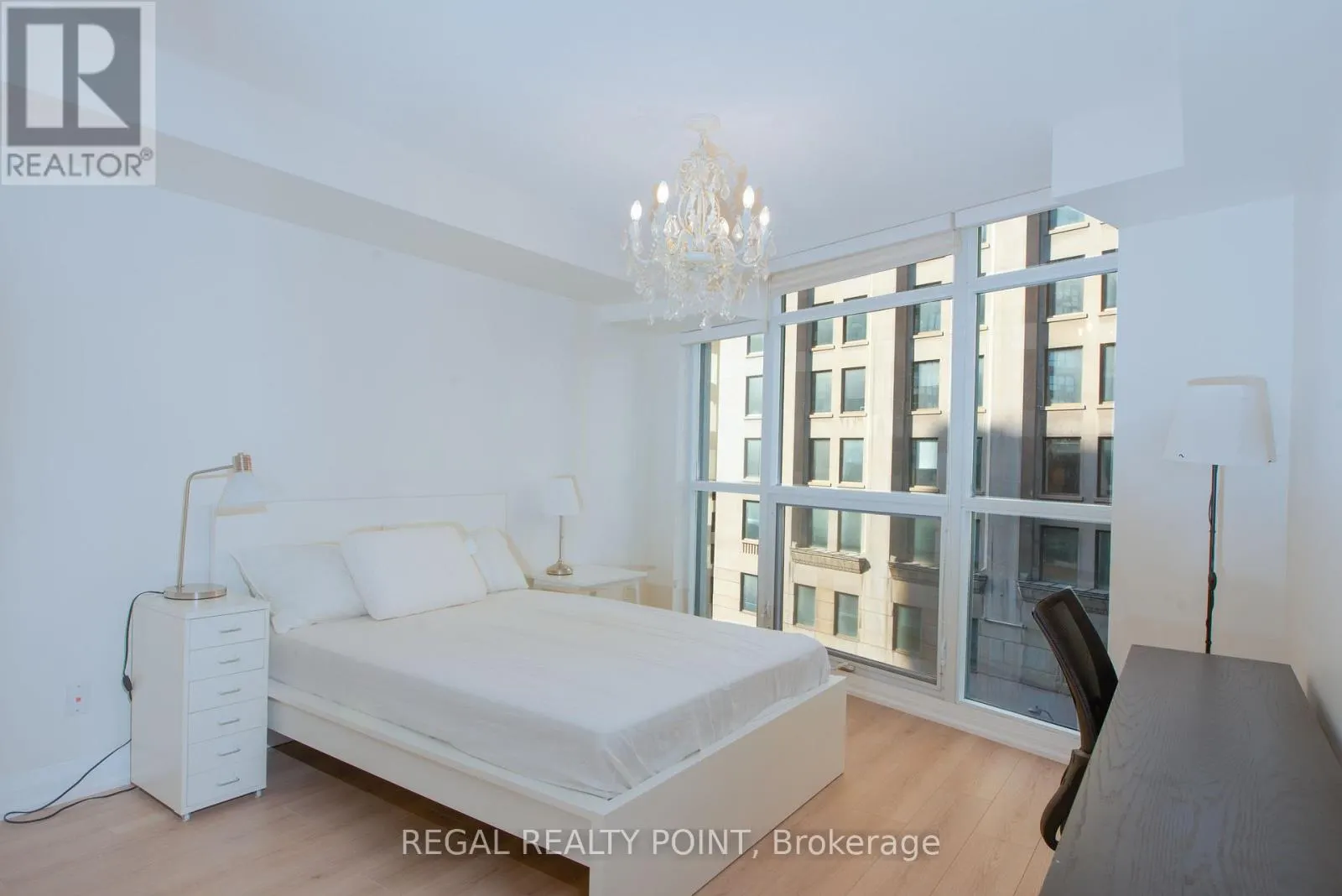 605 - 21 CARLTON STREET