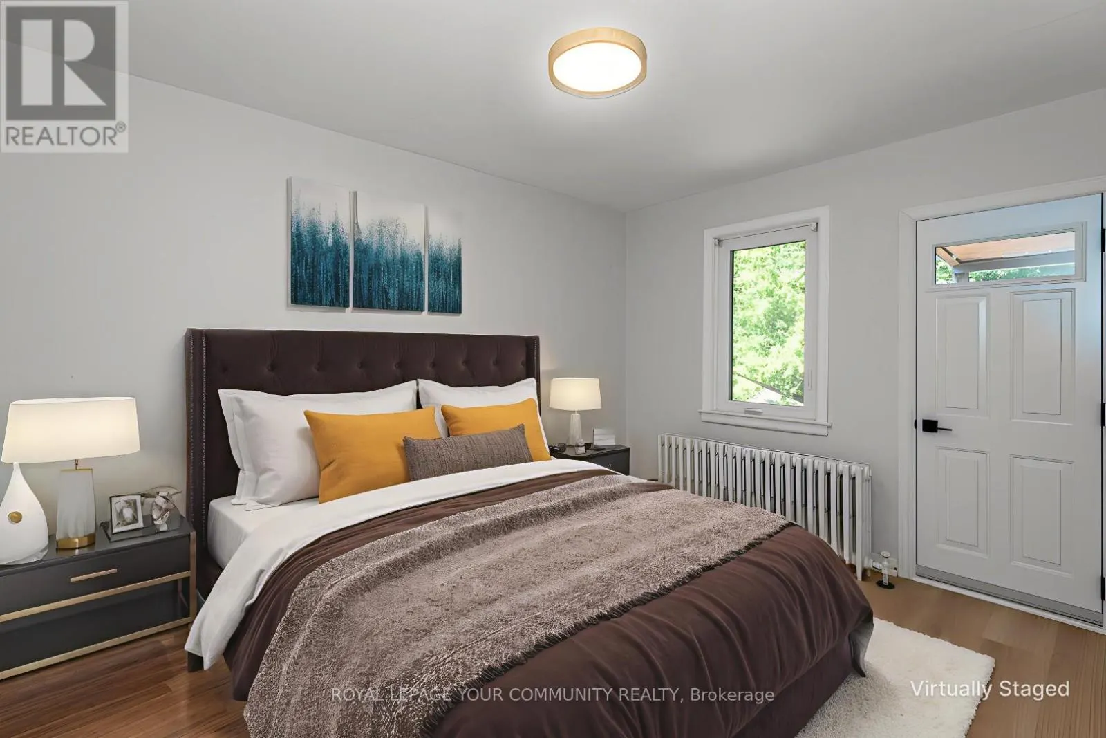 UPPER - 20 STRATHGOWAN AVENUE