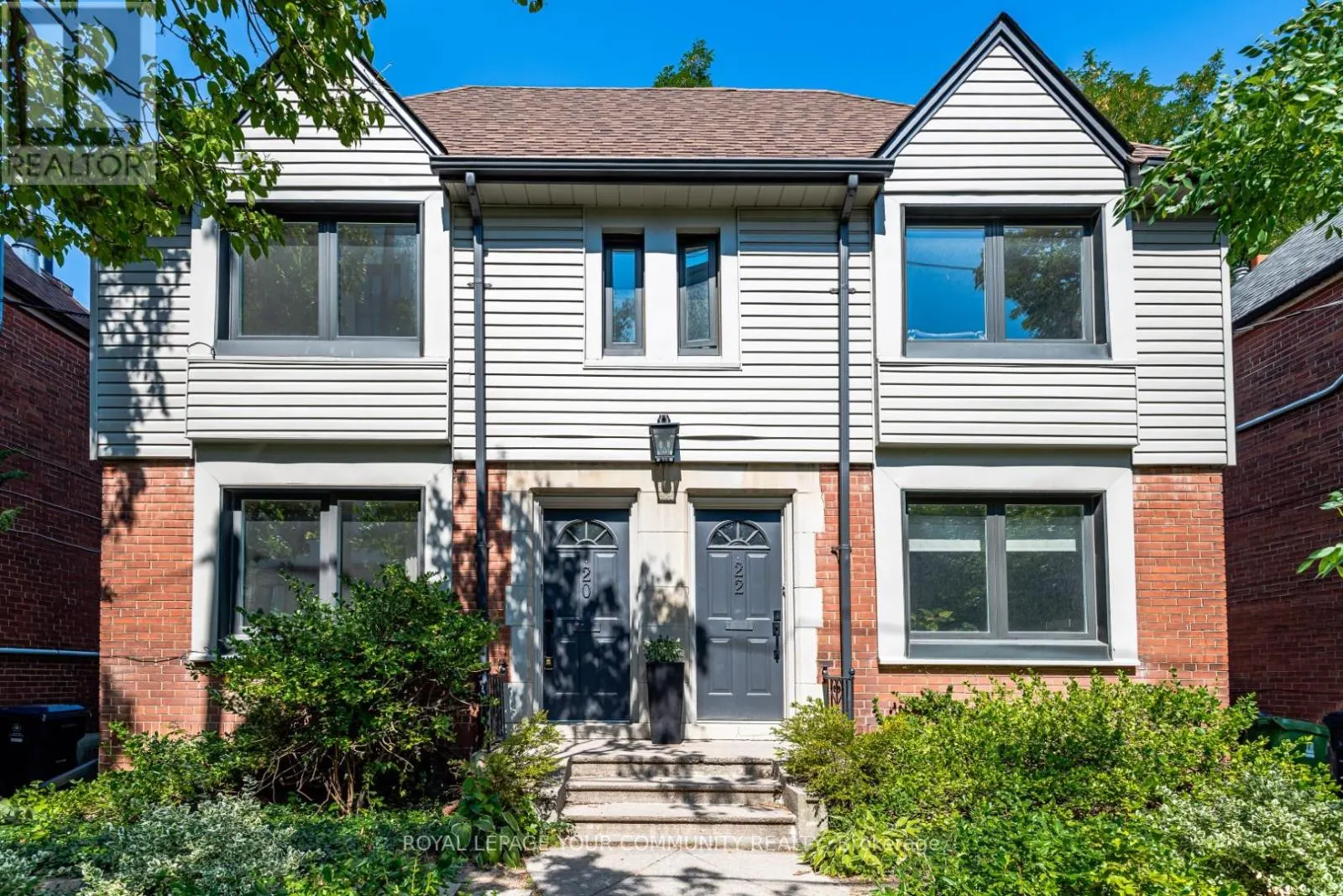 UPPER - 20 STRATHGOWAN AVENUE