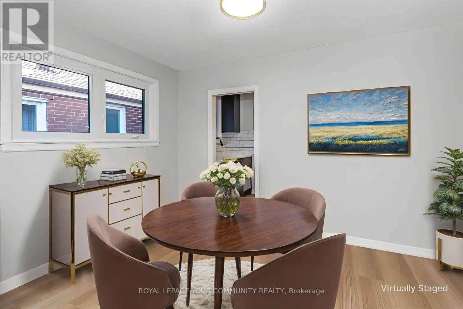 UPPER - 20 STRATHGOWAN AVENUE