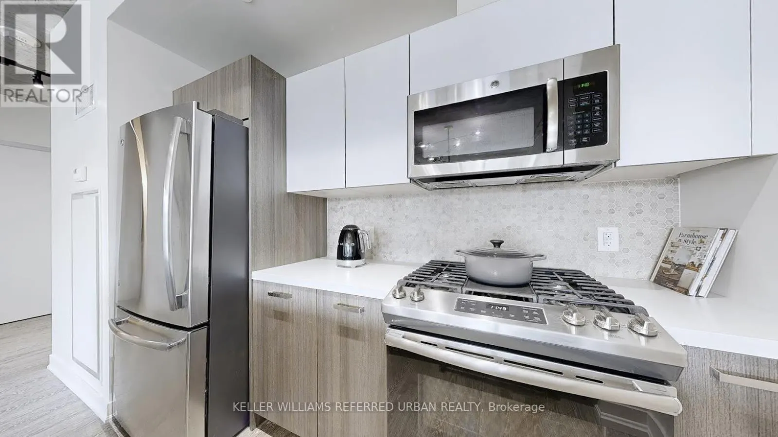 1206 - 608 RICHMOND STREET W