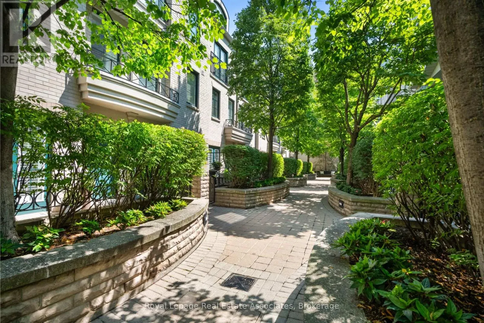 8 - 1 BAXTER STREET