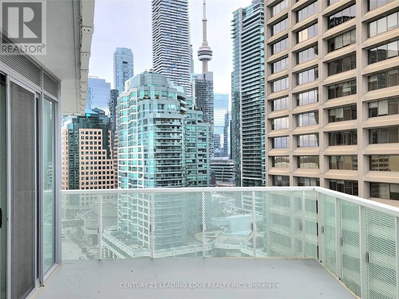 1407 - 15 QUEENS QUAY E