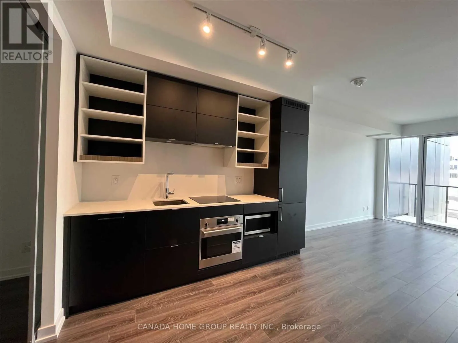 1808 - 20 EDWARD STREET