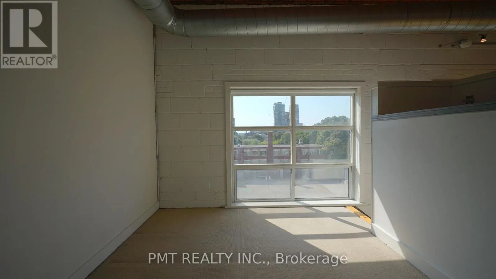 401 - 426 QUEEN STREET E