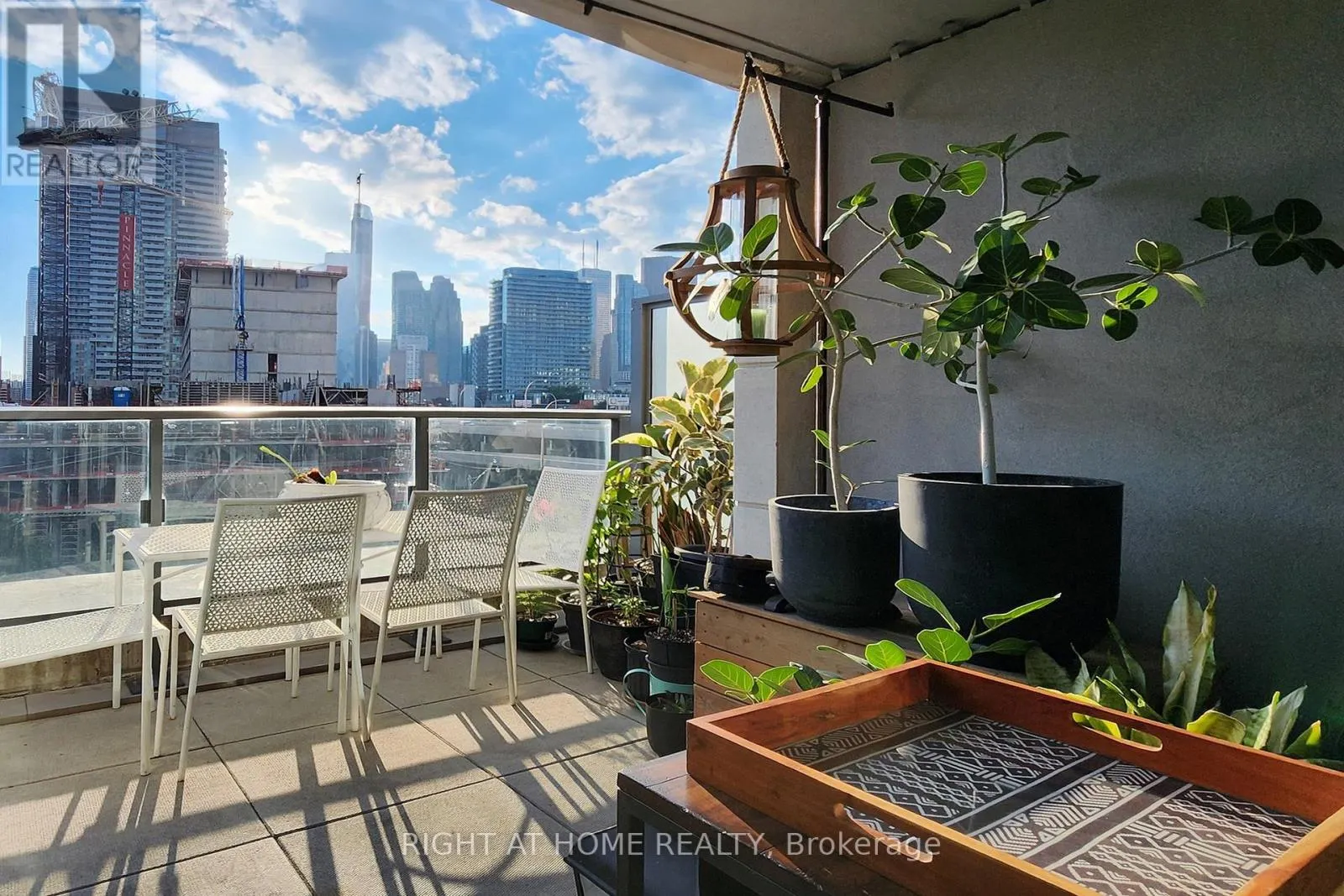 401 - 12 BONNYCASTLE STREET