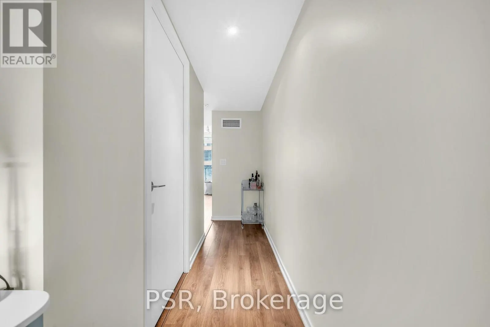 1210E - 36 LISGAR STREET