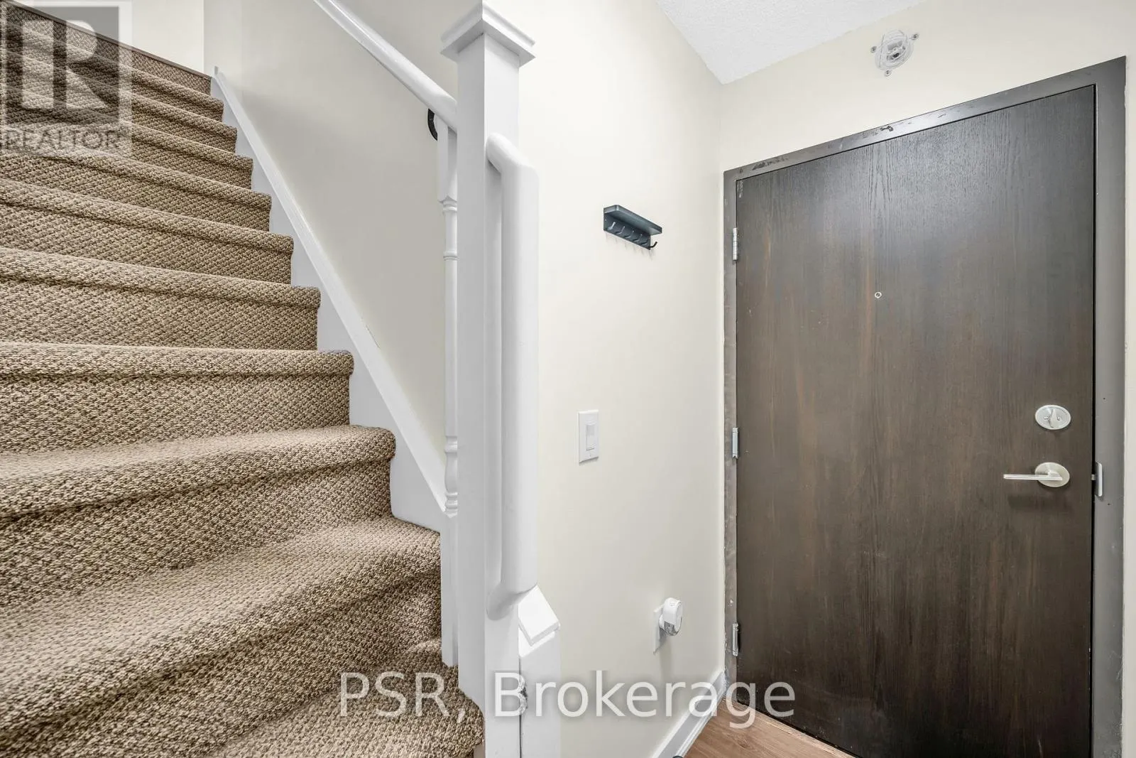 1210E - 36 LISGAR STREET
