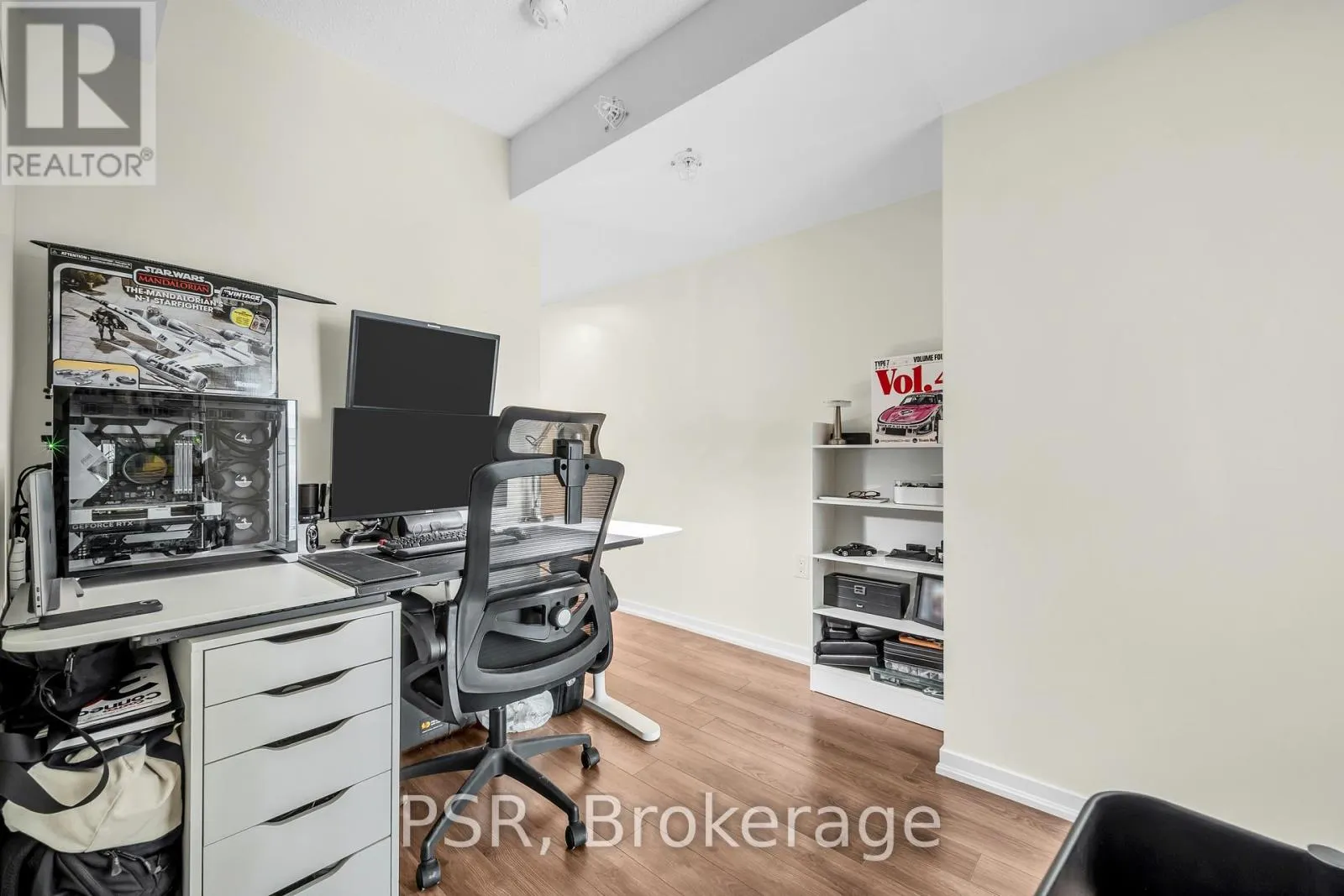 1210E - 36 LISGAR STREET