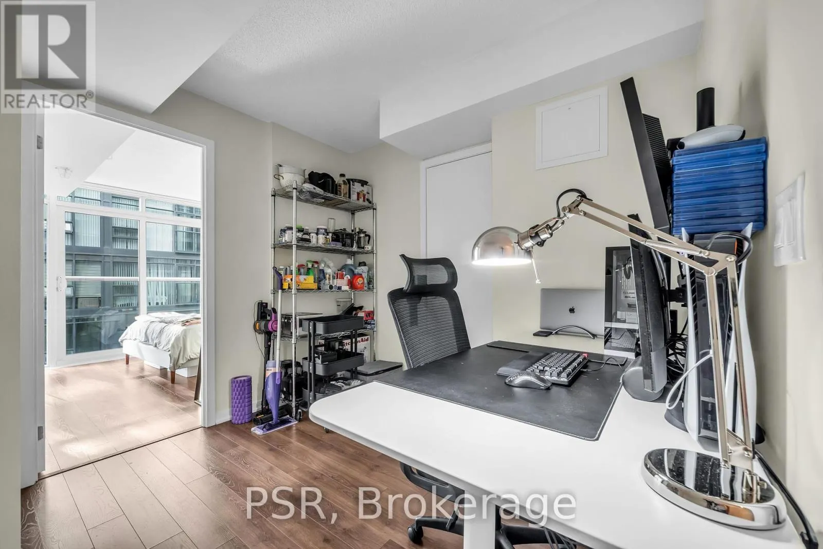 1210E - 36 LISGAR STREET