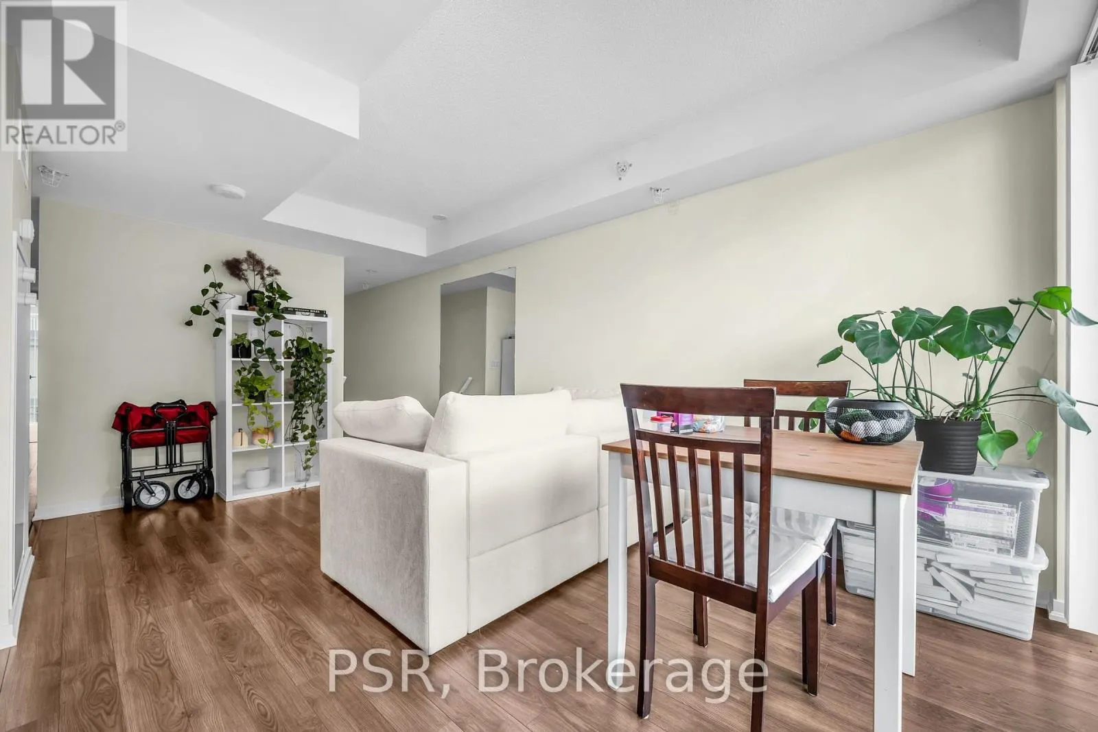 1210E - 36 LISGAR STREET