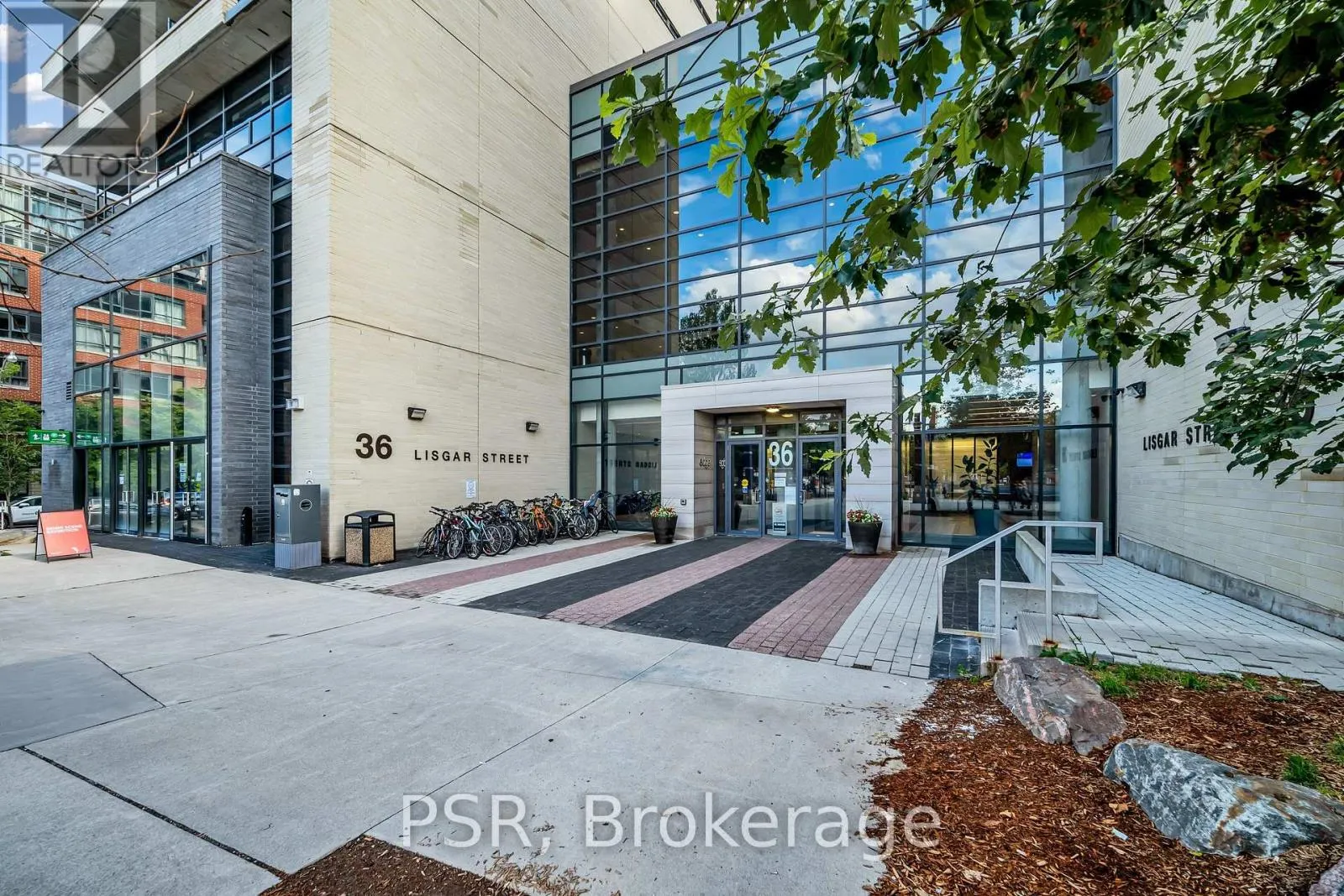 1210E - 36 LISGAR STREET