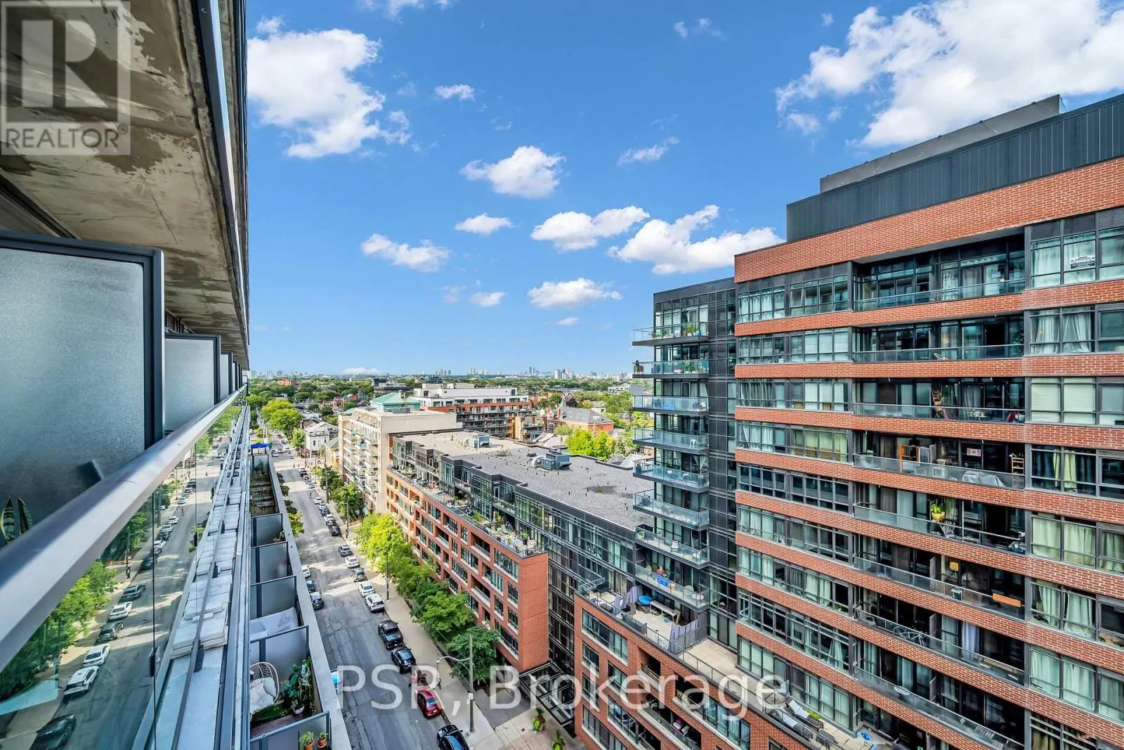 1210E - 36 LISGAR STREET