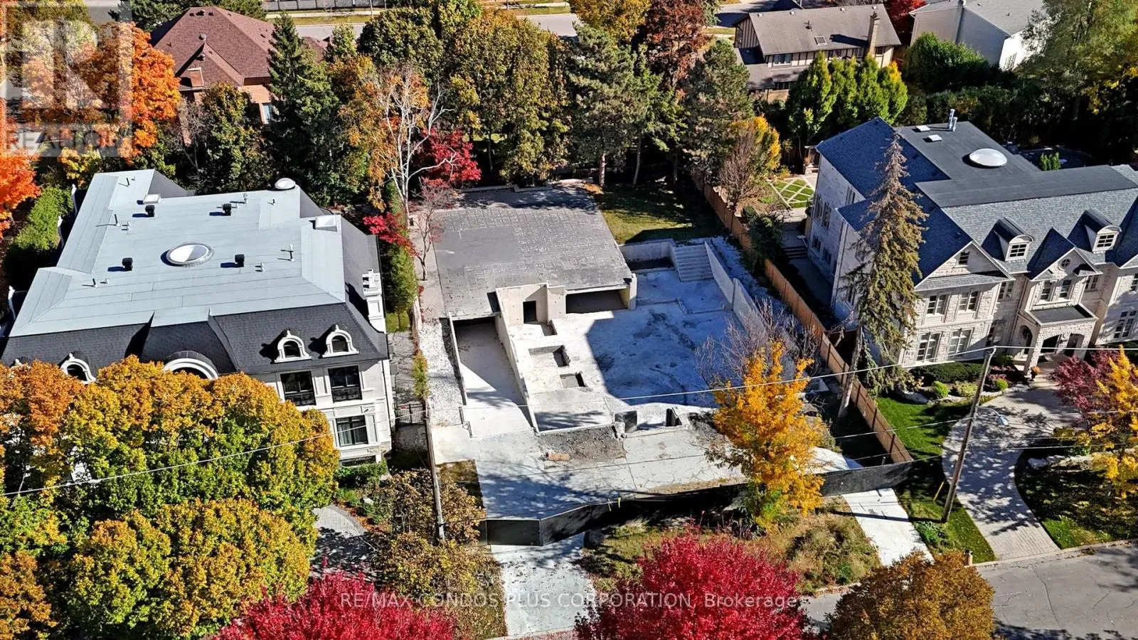 27 DEMPSEY CRESCENT