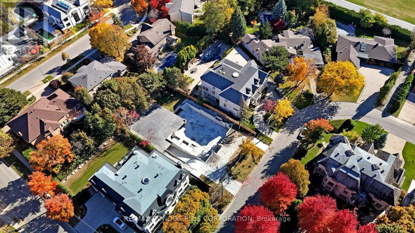 27 DEMPSEY CRESCENT