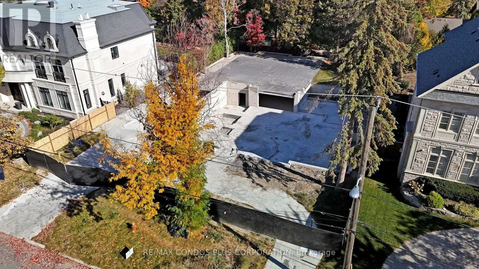 27 DEMPSEY CRESCENT
