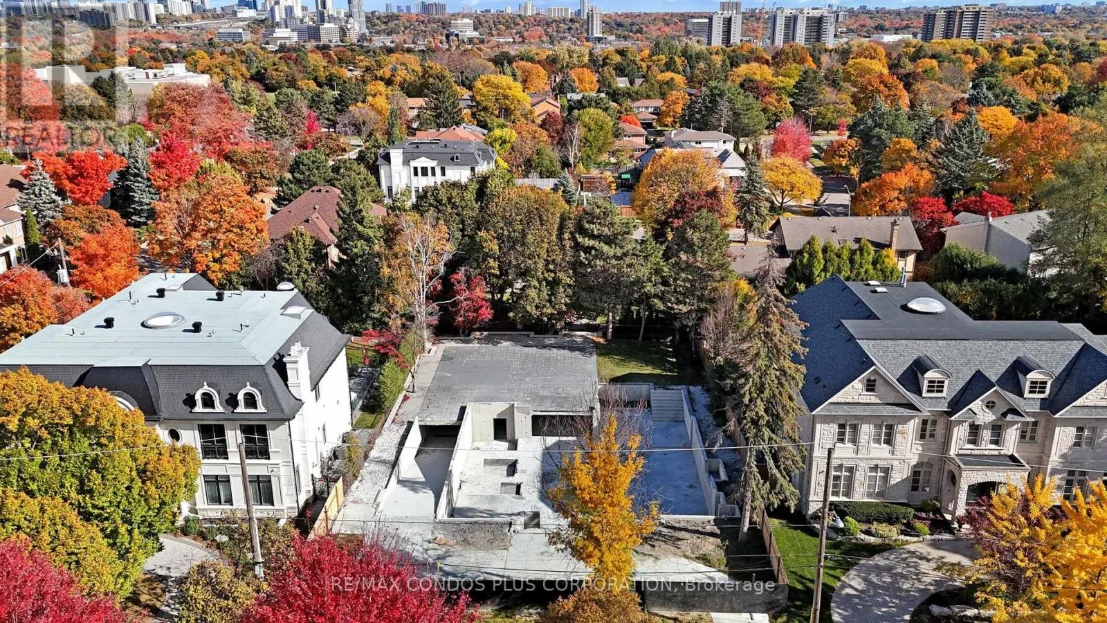 27 DEMPSEY CRESCENT