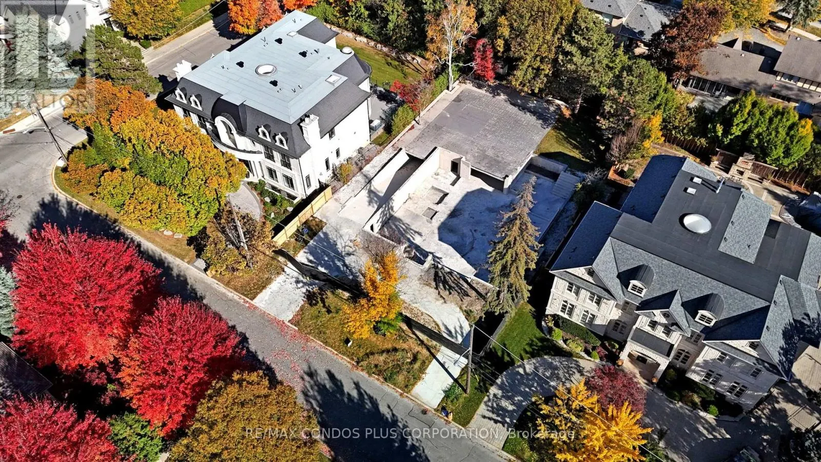 27 DEMPSEY CRESCENT