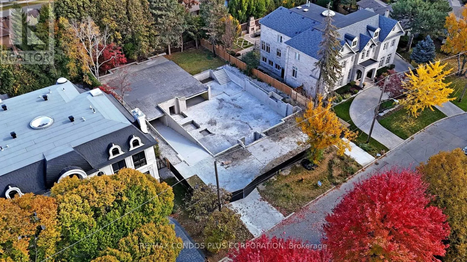 27 DEMPSEY CRESCENT
