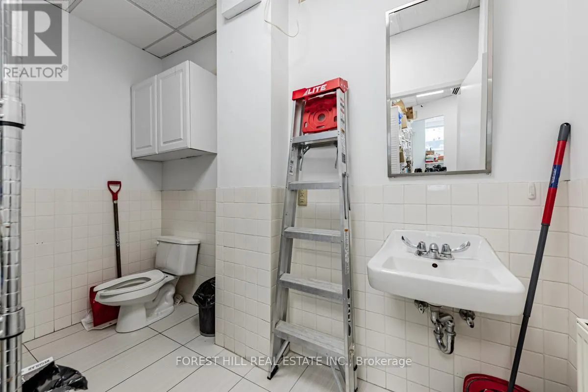 1398 YONGE STREET