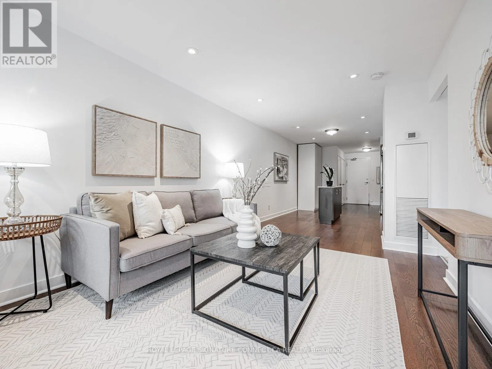 407 - 320 RICHMOND STREET W