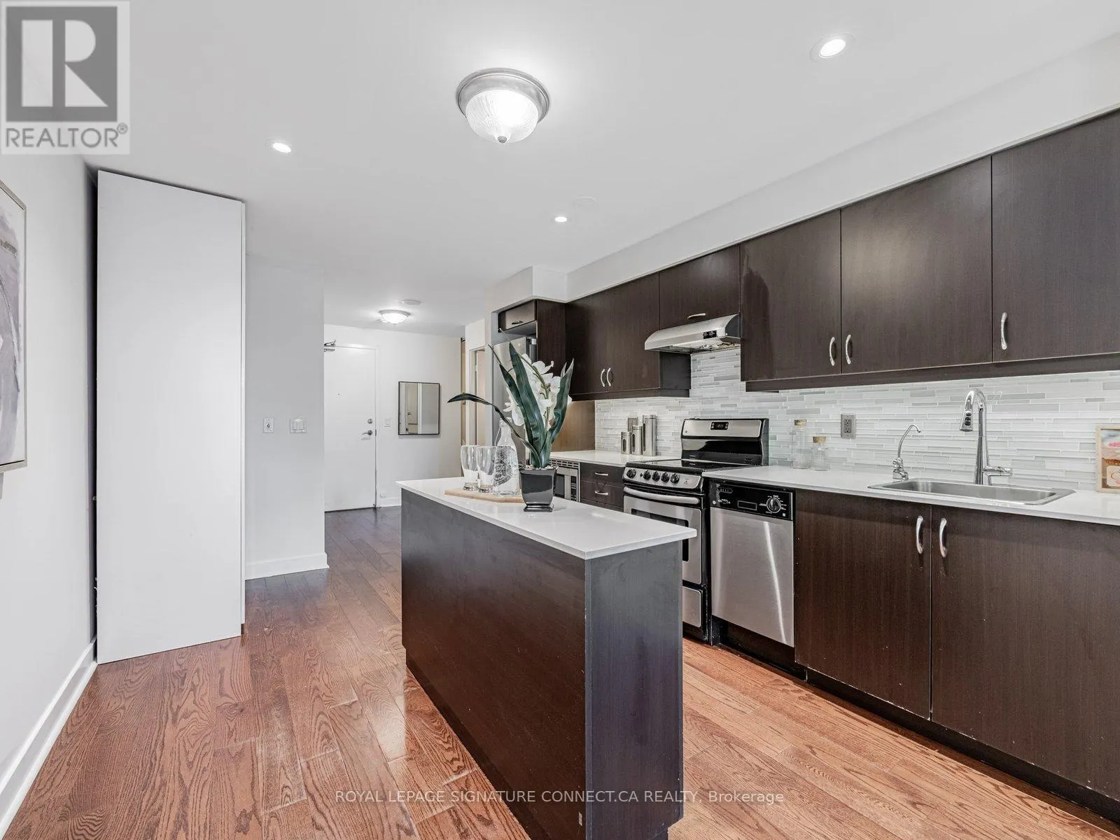 407 - 320 RICHMOND STREET W