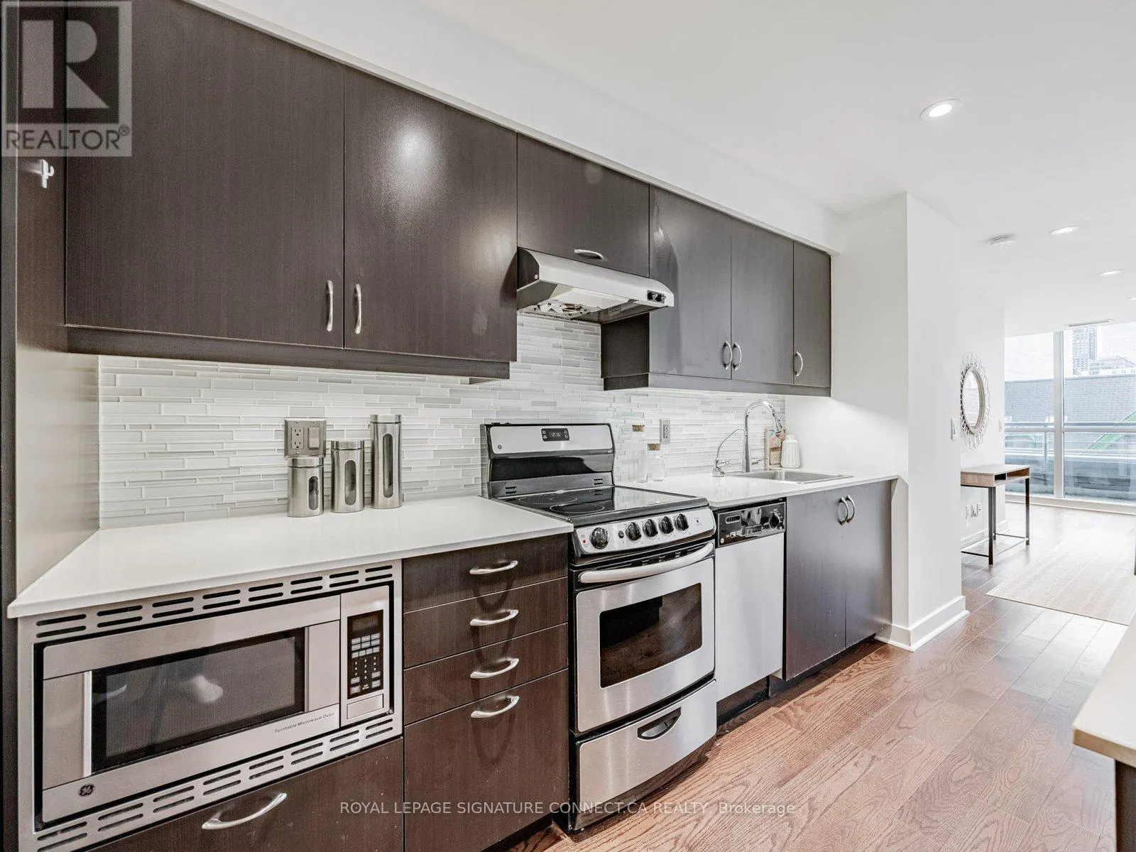 407 - 320 RICHMOND STREET W