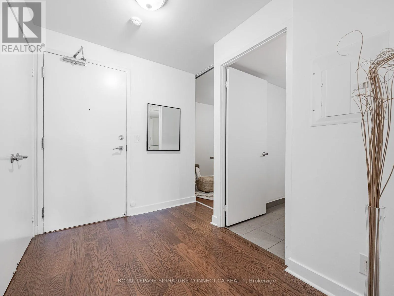 407 - 320 RICHMOND STREET W