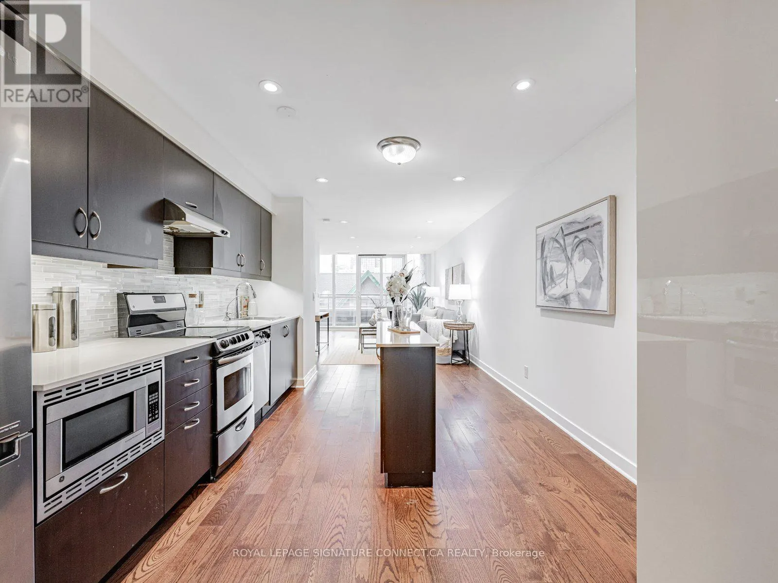 407 - 320 RICHMOND STREET W