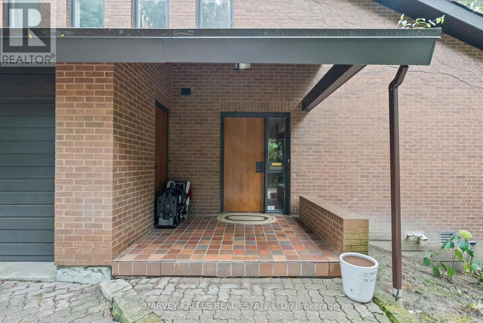 138 ROSEWELL AVENUE