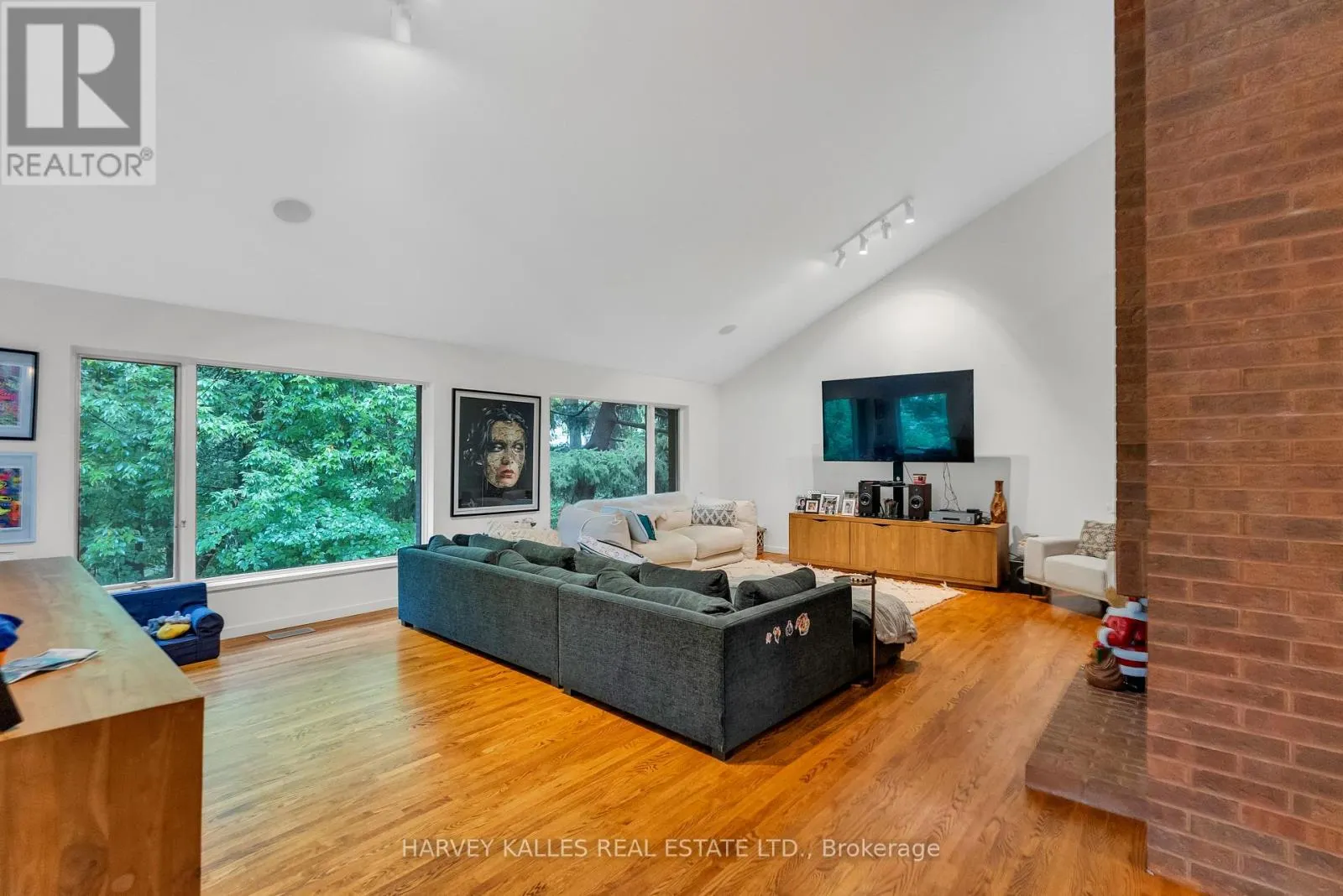 138 ROSEWELL AVENUE