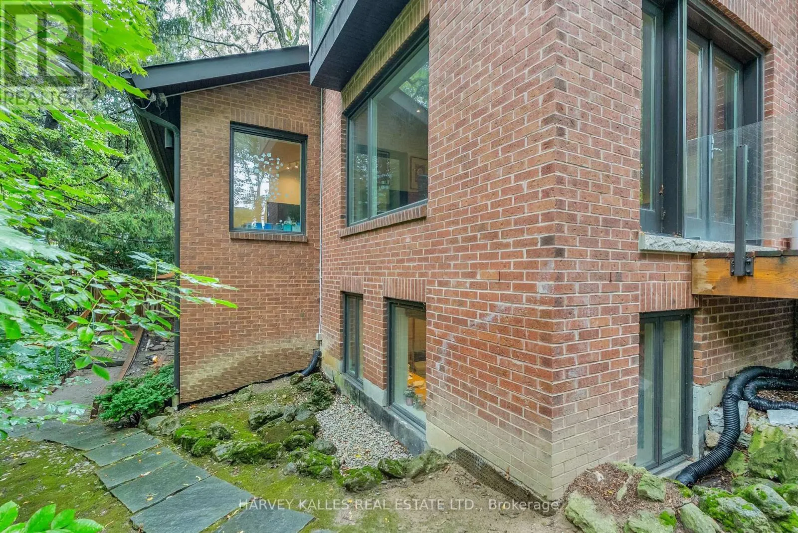 138 ROSEWELL AVENUE
