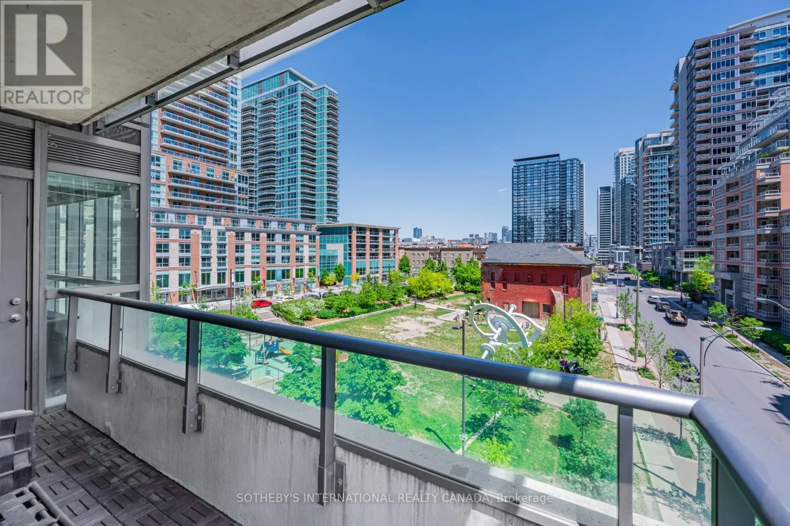 404 - 69 LYNN WILLIAMS STREET