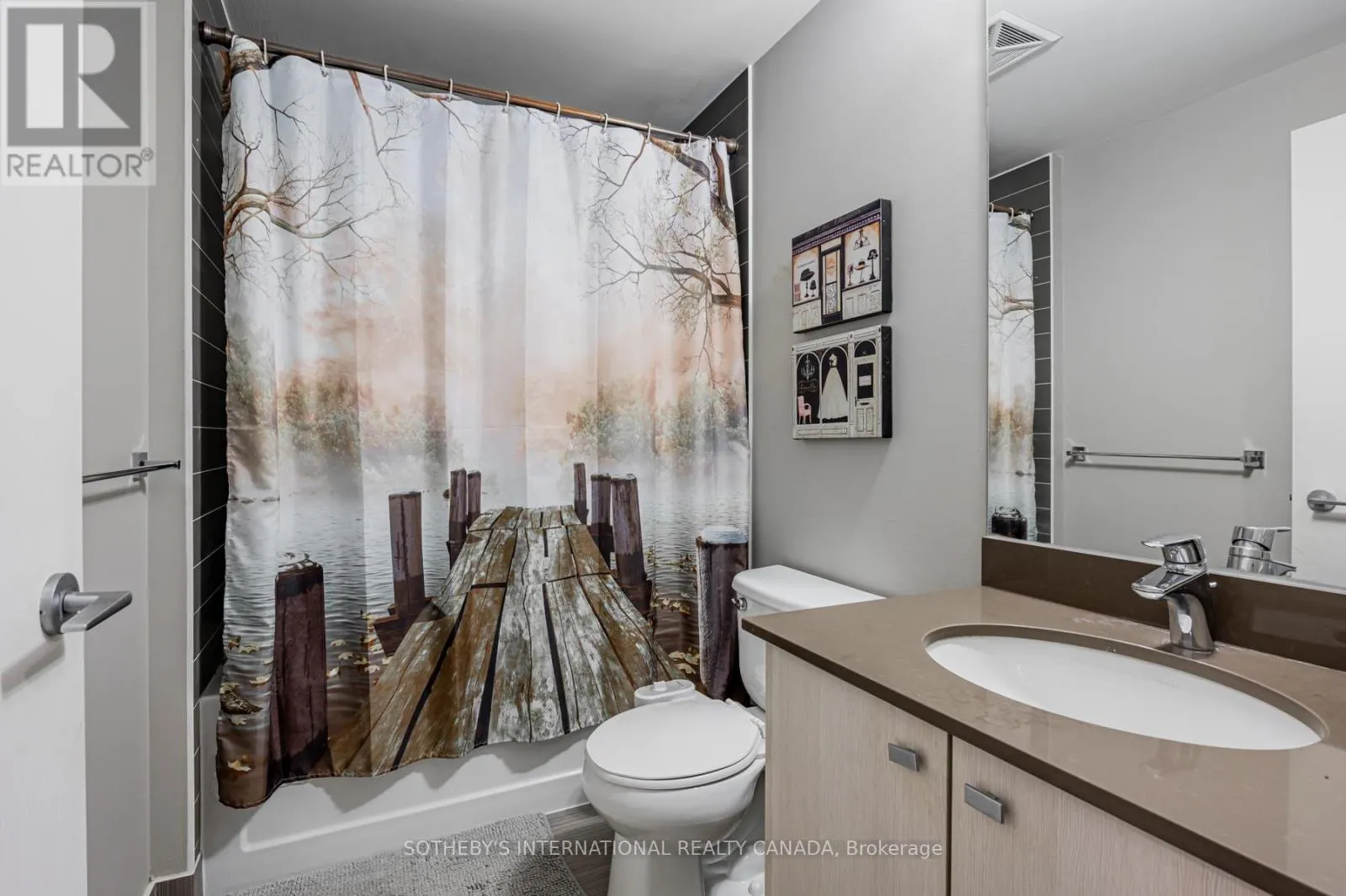 404 - 69 LYNN WILLIAMS STREET