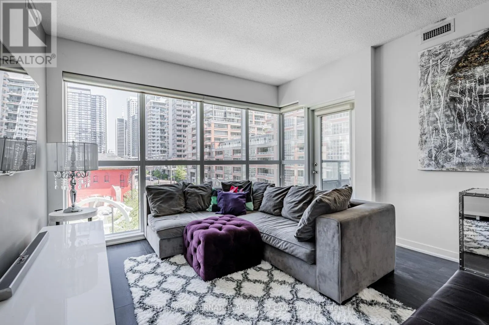 404 - 69 LYNN WILLIAMS STREET