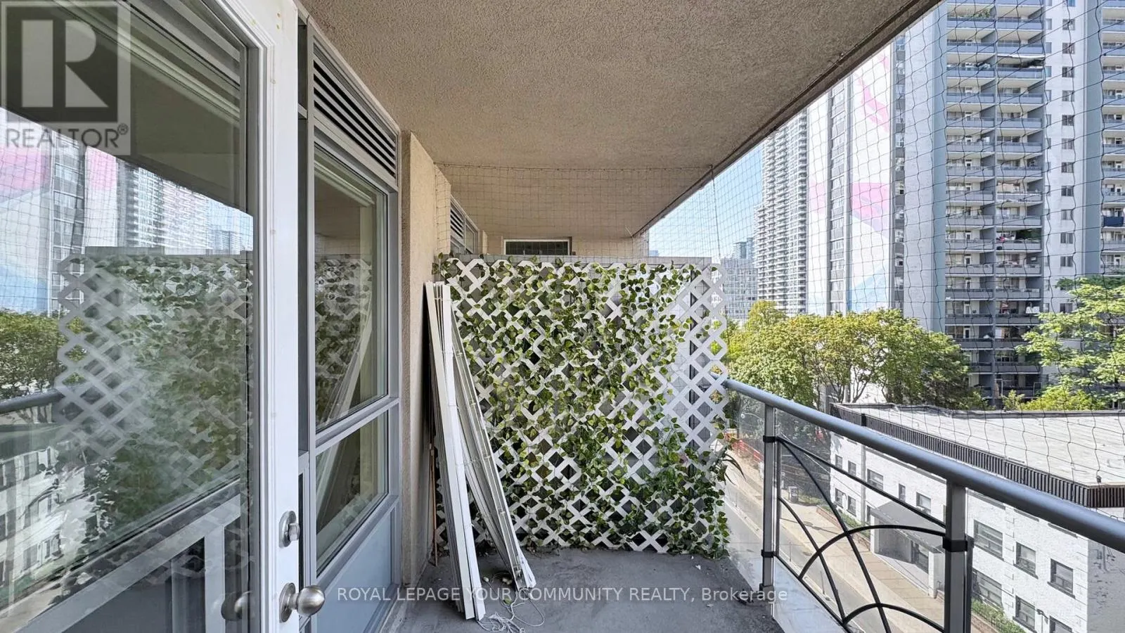 610 - 225 WELLESLEY STREET