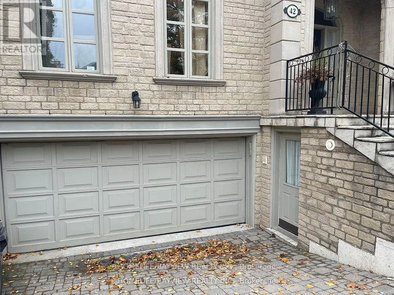 GROUND - 42 COTSWOLD CRESCENT
