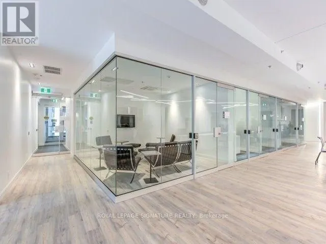 3215 - 181 DUNDAS STREET E