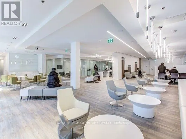 3215 - 181 DUNDAS STREET E