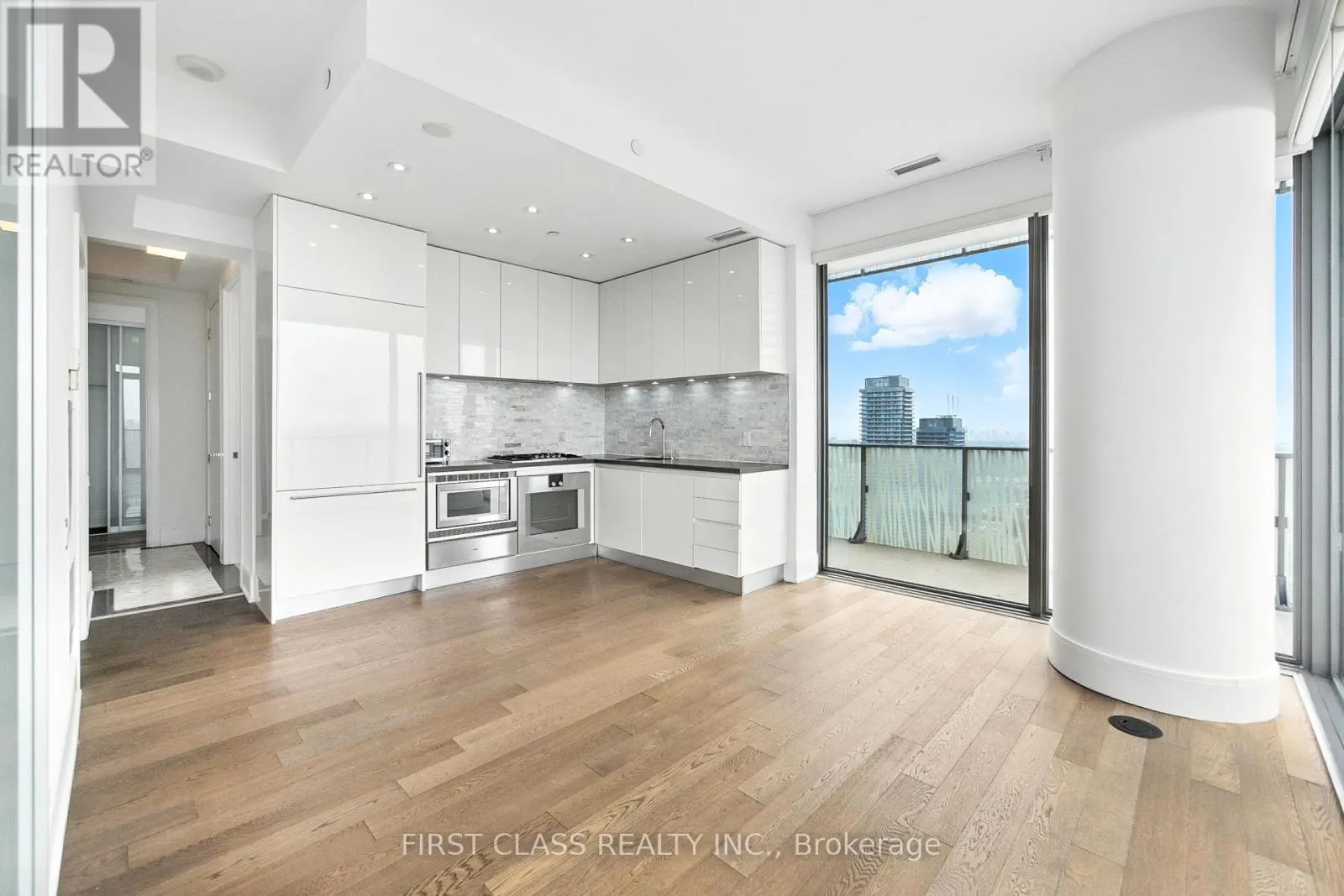 4804 - 42 CHARLES STREET E