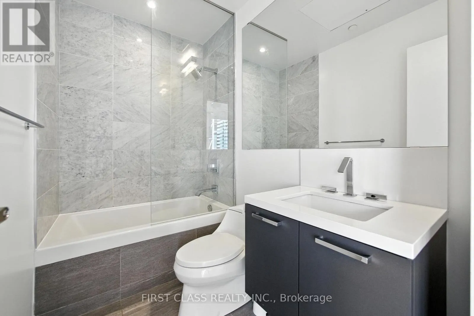 4804 - 42 CHARLES STREET E