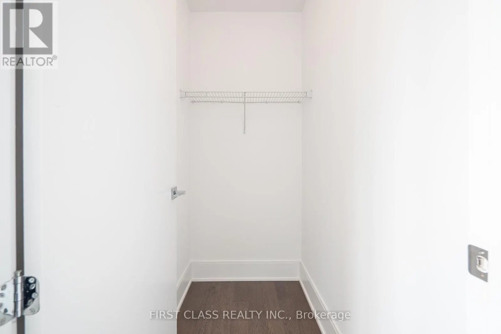4804 - 42 CHARLES STREET E