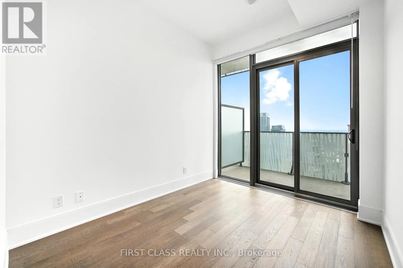 4804 - 42 CHARLES STREET E
