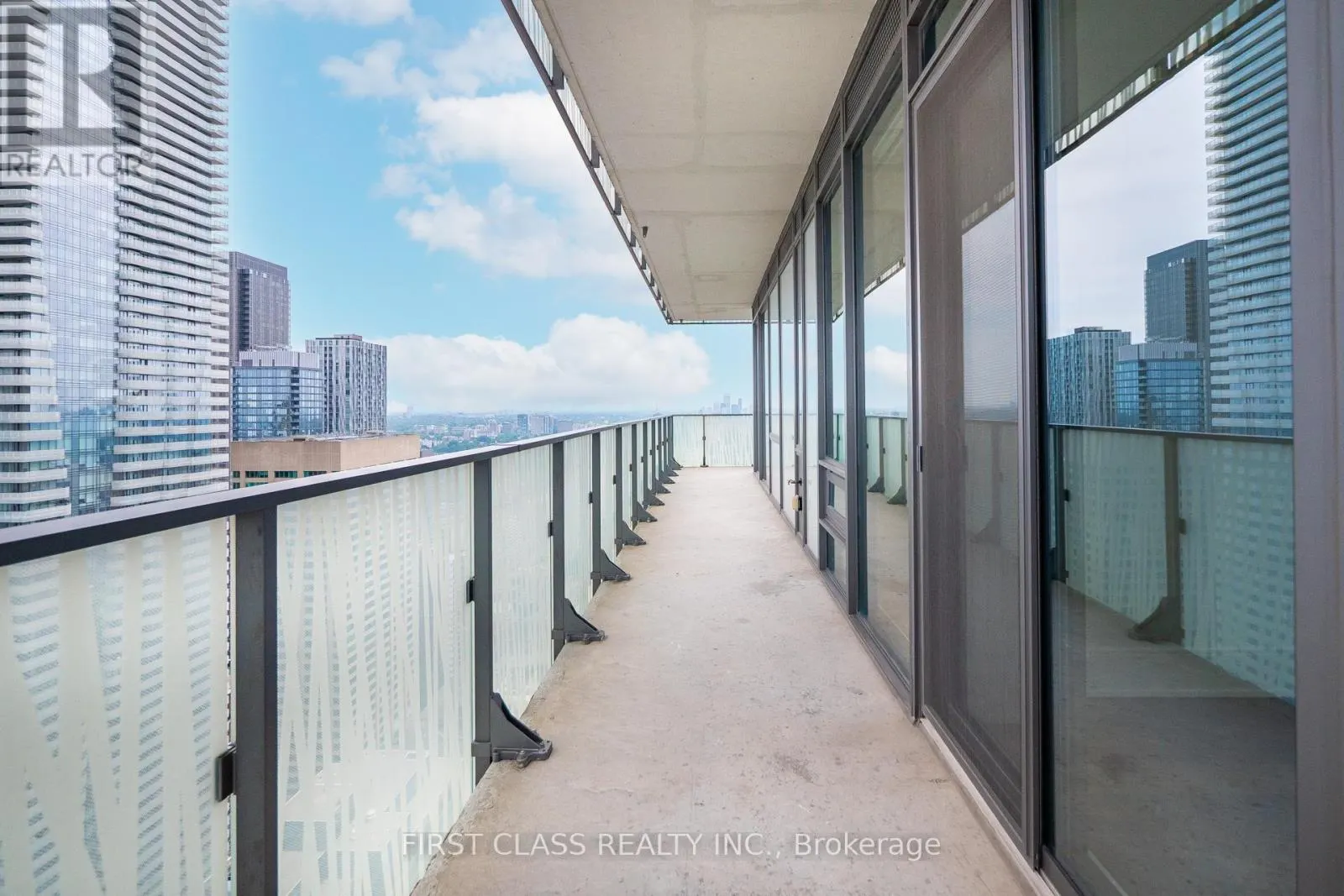 4804 - 42 CHARLES STREET E