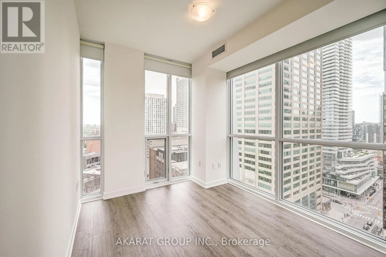 1711 - 1 YORKVILLE AVENUE