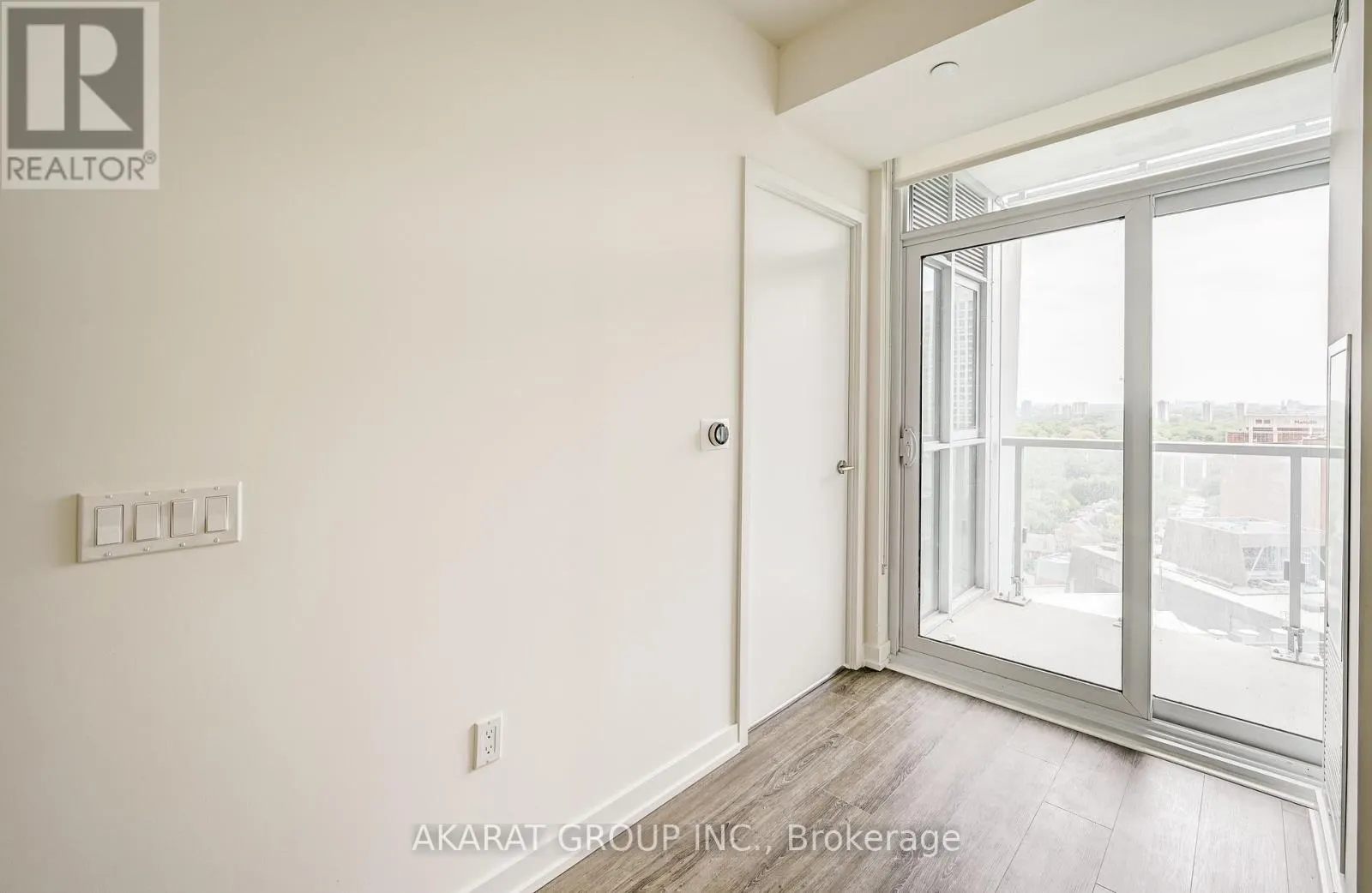 1711 - 1 YORKVILLE AVENUE