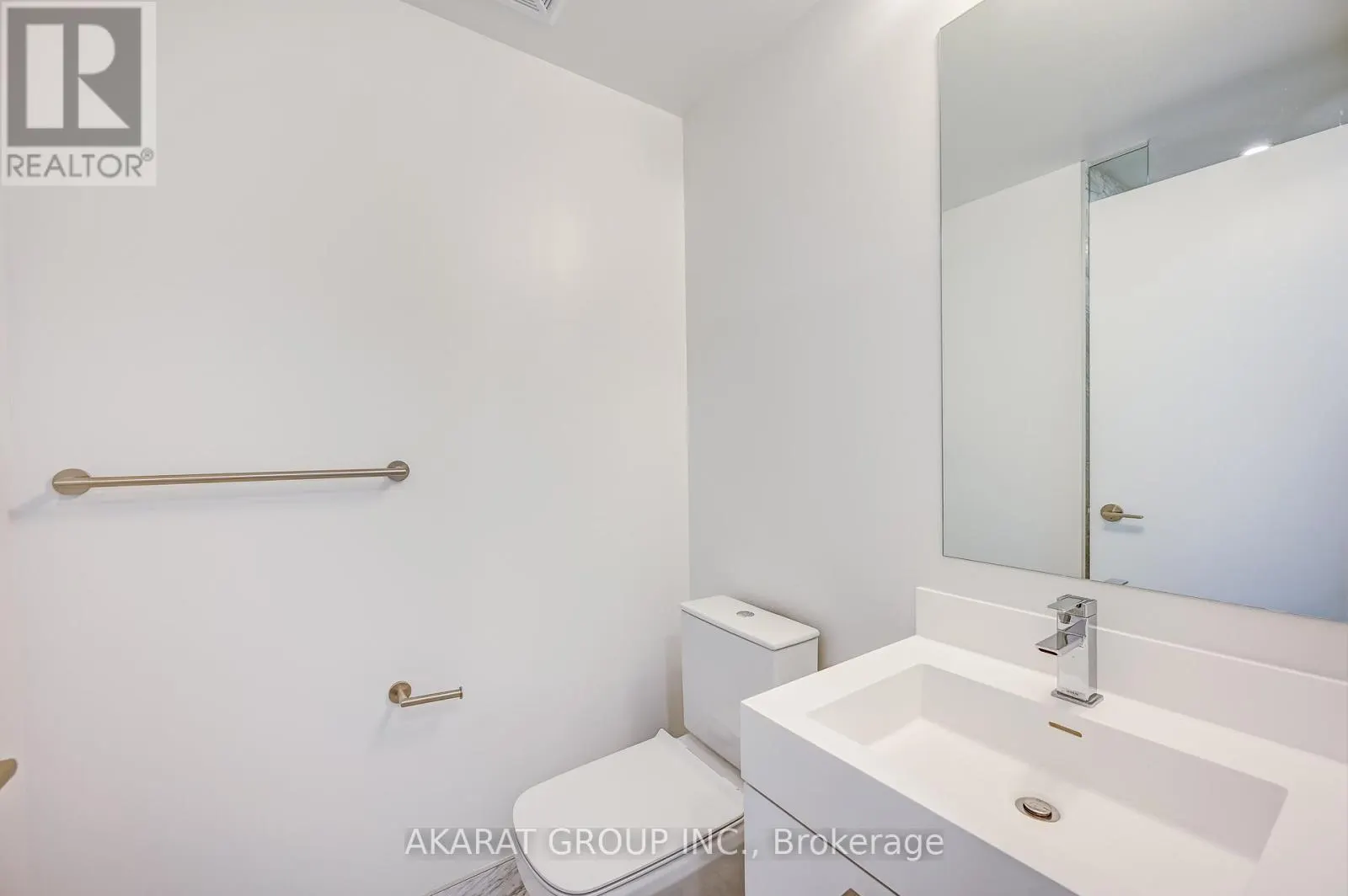 1711 - 1 YORKVILLE AVENUE